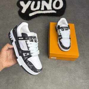 LV TRAINER BLACK WHITE